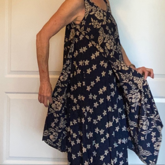 Blue Ginger Batik Hawaiian Print Dress - Picture 3 of 7